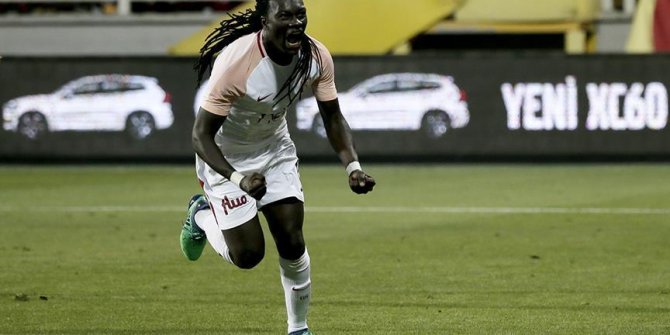 Gomis, rekorla gol kralı oldu