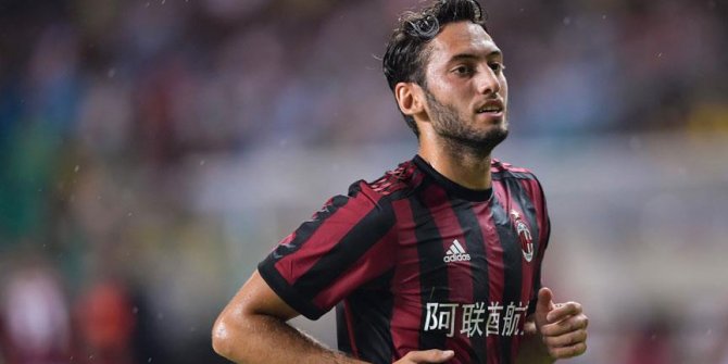 Hakan Çalhanoğlu Milan'a galibiyeti getirdi