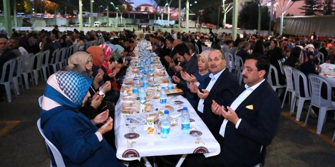 Keçiören'de iftar sevinci paylaşılıyor