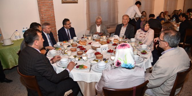 Başkan Tiryaki iftarda Altındağlılarla bir arada