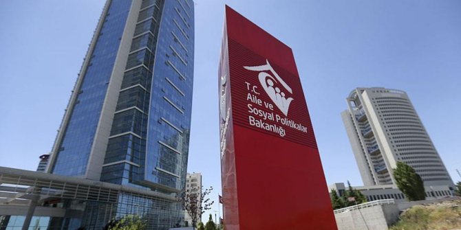 Yaklaşık 3 milyon yoksul aileye eğitim ve sağlık yardımı