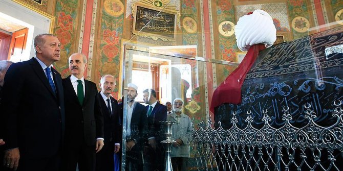 Cumhurbaşkanı Erdoğan, restore edilen Fatih Sultan Mehmet'in türbesini açtı