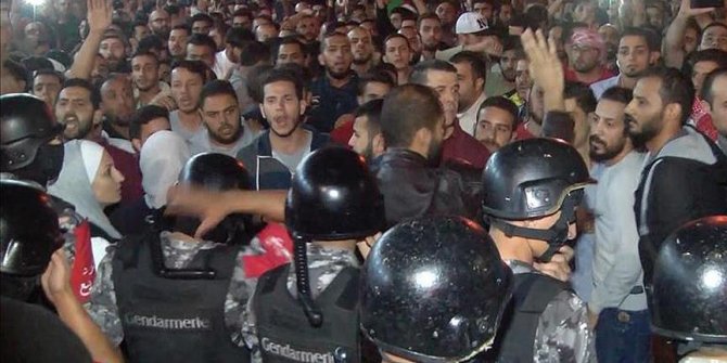 Ürdün'de 'tartışmalı gelir vergisi yasası' protesto edildi