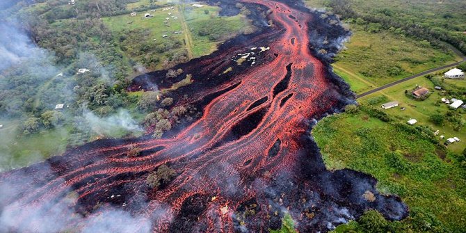 Hawaii'de lavlar 117 evi yok etti