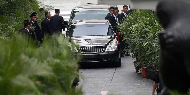 Kim tarihi zirve için Singapur'da