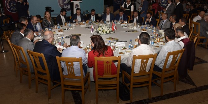 Ankaralılar iftar sofrasında buluştu