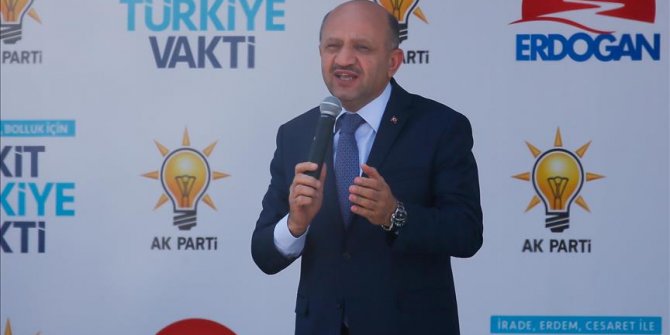 Kıraathaneyle kahvehanenin farkını dahi bilmiyorlar