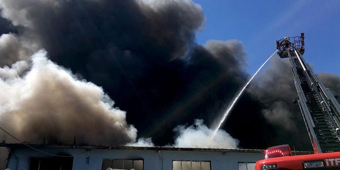 İstanbul'da fabrika yangını