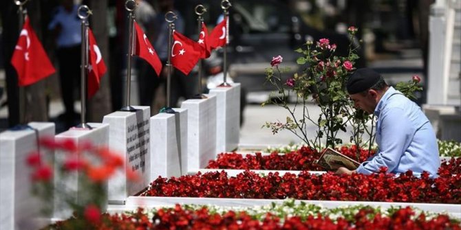 15 Temmuz Şehitliği'nde bayram arifesi
