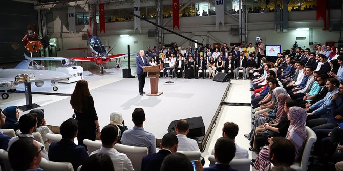 Erdoğan sosyal medyada gençlerin sorularını cevapladı