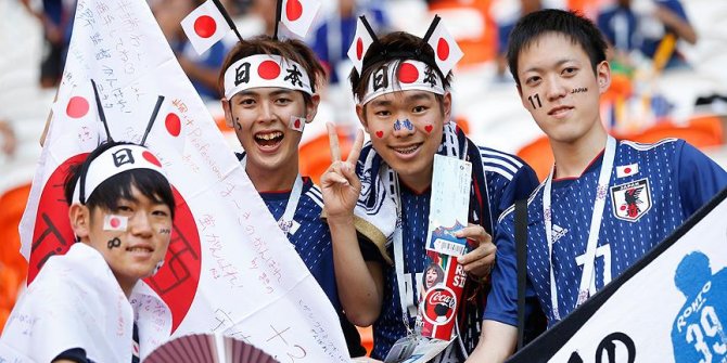 Japonlar temizlikleriyle futbolseverleri büyüledi