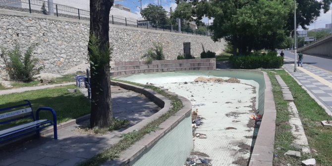 Bakımsızlıktan metruk hale gelen park onarım bekliyor