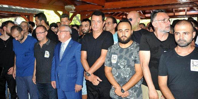 Dominik'te öldürülen kameraman toprağa verildi