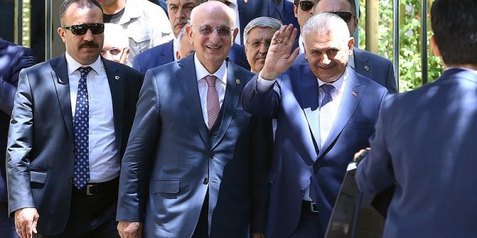 Başbakan Yıldırım'dan Kahraman'a veda ziyareti