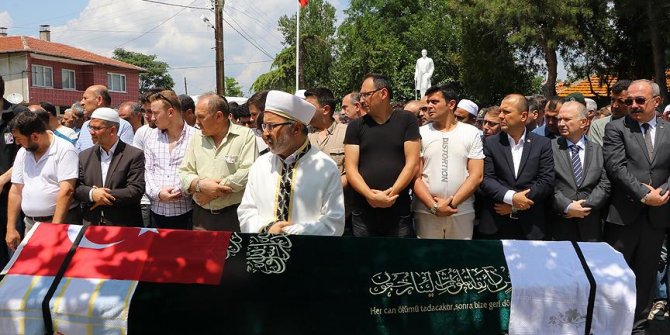 Tekirdağ'daki tren kazasında hayatını kaybedenler toprağa veriliyor