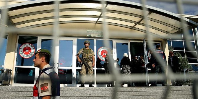 Darbeciler ihanetin bedelini yargı önünde ödedi