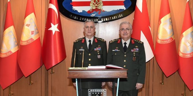 Kara Kuvvetleri Komutanlığında devir teslim töreni