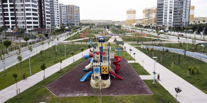 Kavurucu sıcaklarda park serinliği