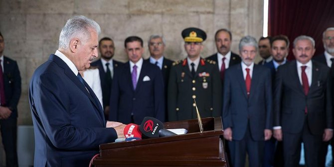 Yıldırım Anıtkabir'i ziyaret etti