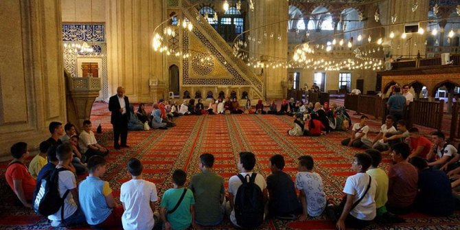 Soydaş öğrenciler Edirne'de Kur'an öğrenecek