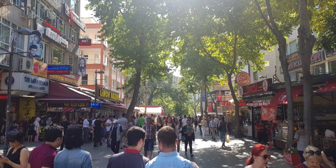 Yüksel Caddesi'nde falcı çığırtkanlığı