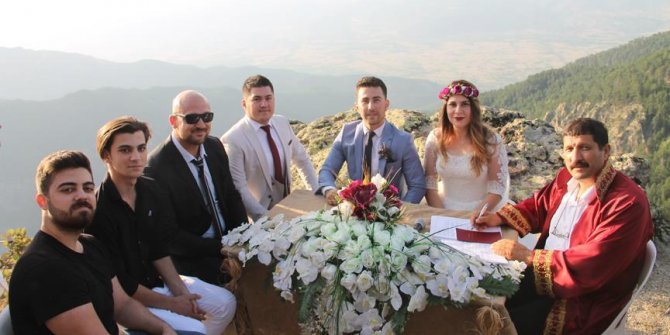 Tanıştıkları tepede dünya evine girdiler