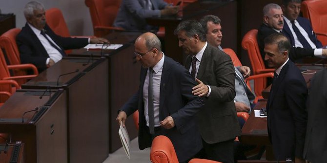 HDP'li Ahmet Şık'a 2 birleşim Meclisten çıkarılma cezası