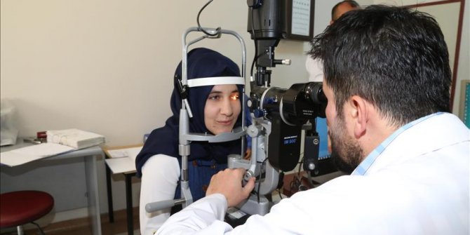 Genç kızın karanlık dünyası kornea nakli ile aydınlandı