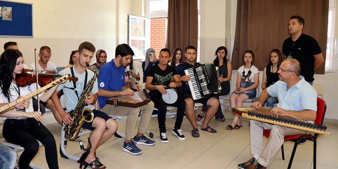 Osmanlı torunları sanat için bir araya geliyor
