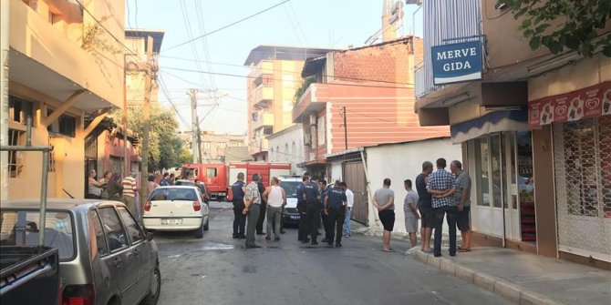 İzmir'de bıçaklı kavga: 1 ölü