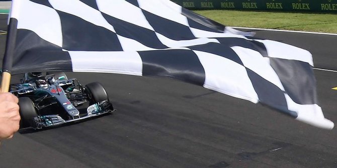 Macaristan'da Lewis Hamilton rüzgarı esti!