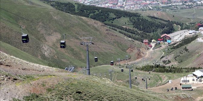 Palandöken yazın da turizmcileri sevindiriyor