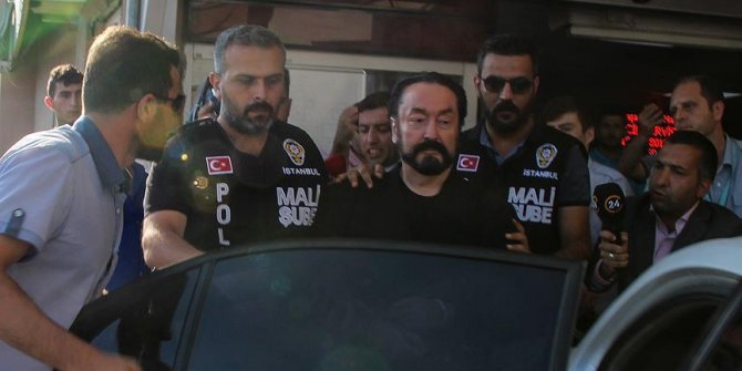 Adnan Oktar'a bir darbe daha bütün siteler erişime kapatıldı
