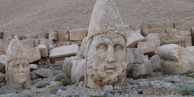 Nemrut'a turistler akın ediyor