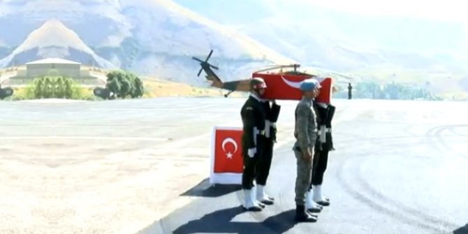 Şehit Anne ve Bebeğine Hakkari'de Askeri Tören Düzenlendi