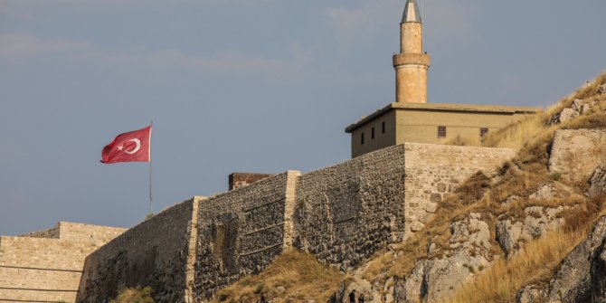 2700 yıllık kale ziyaretçilerini büyülüyor