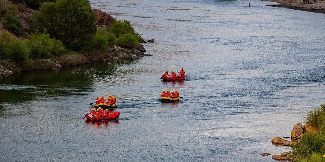 Tarihi ilçede rafting heyecanı
