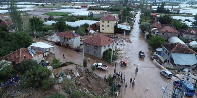 Elmalı'da sel tarım arazilerinde zarara yol açtı