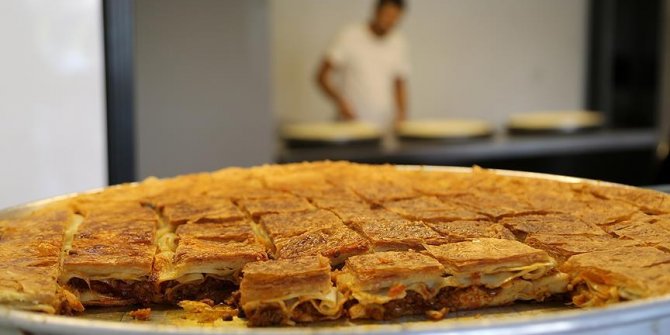 Seyyar börek tezgahından 4 milyon liralık yatırıma