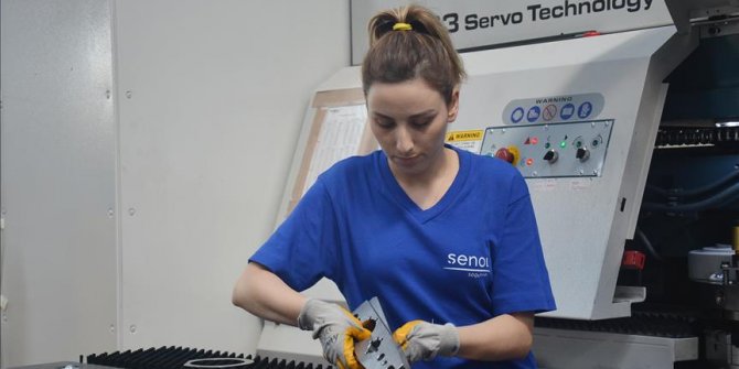 Kadın makine operatörü 'Sunay usta' takdir topluyor