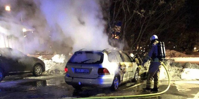 İsveç'te 97 araç kundaklandı