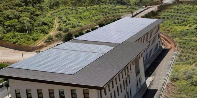 Üniversitenin elektriği güneşten