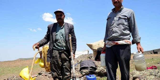 Tek bacakla 20 yıldır çobanlık yapıyor