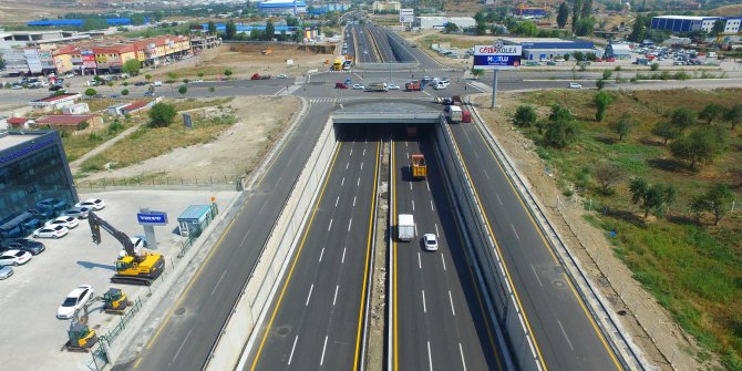 Tüvtürk kavşağı trafiğe açıldı