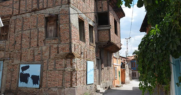 Sakarya mahallesi restorasyon bekliyor