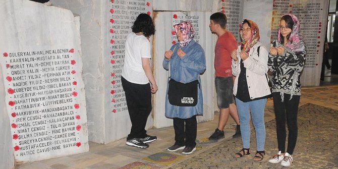 Marmara Depremi'nin 19. yılında hayatını kaybedenler anıldı