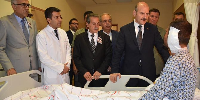 İçişleri Bakanı Soylu yaralı askerleri ziyaret etti