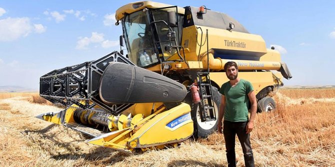 Ekmek parası uğruna 28 senedir Muş Ovası'nın yolunu tutuyor