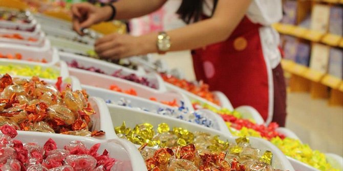 Merdiven altı şekerleme ve çikolatalar zehir saçıyor