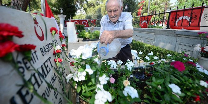 Kore gazisinin 30 yıllık 'şehitlik nöbeti'
